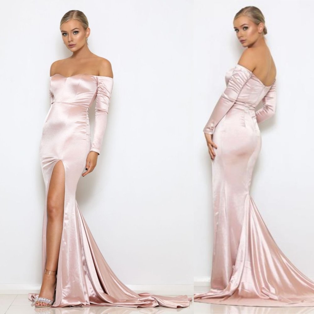 NWT Rose color gown - Small